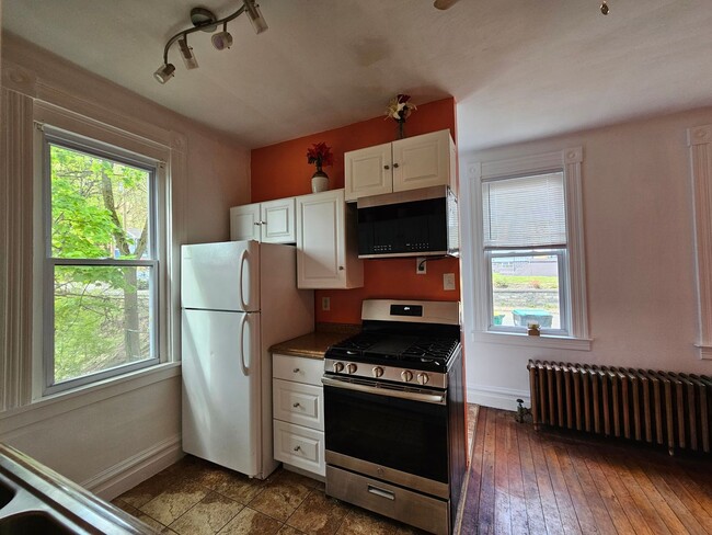 Building Photo - 2 bedroom Cozy Bungalow in Etna!