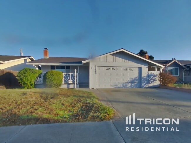 Foto del edificio - 372 Hopkins Dr