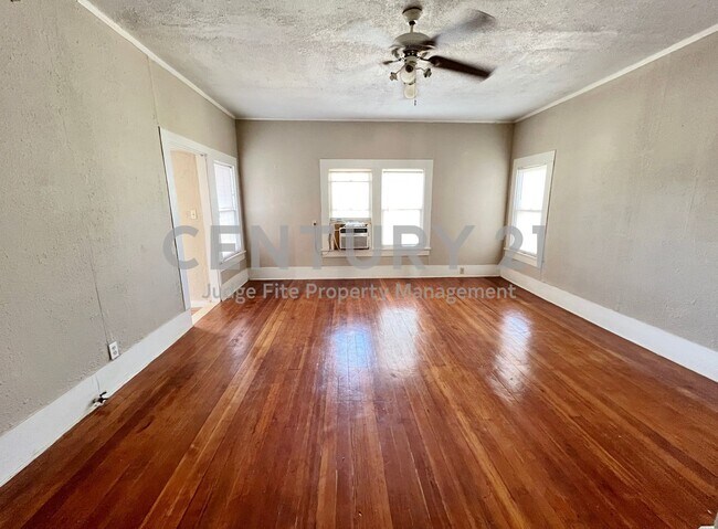 Foto del edificio - Great 1/1 Efficiency Apartment Within Walk...