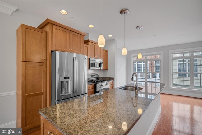 Foto del edificio - 4332 N Henderson Rd