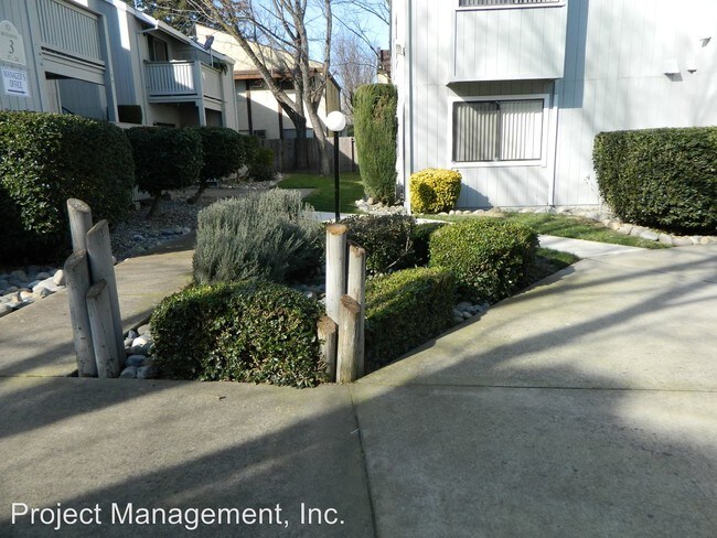 Foto del edificio - 1024 Captains Table Rd