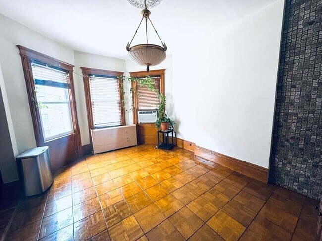 Foto del edificio - 134 Kensington Ave