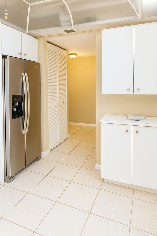 Building Photo - 1147 Hillsboro Mile