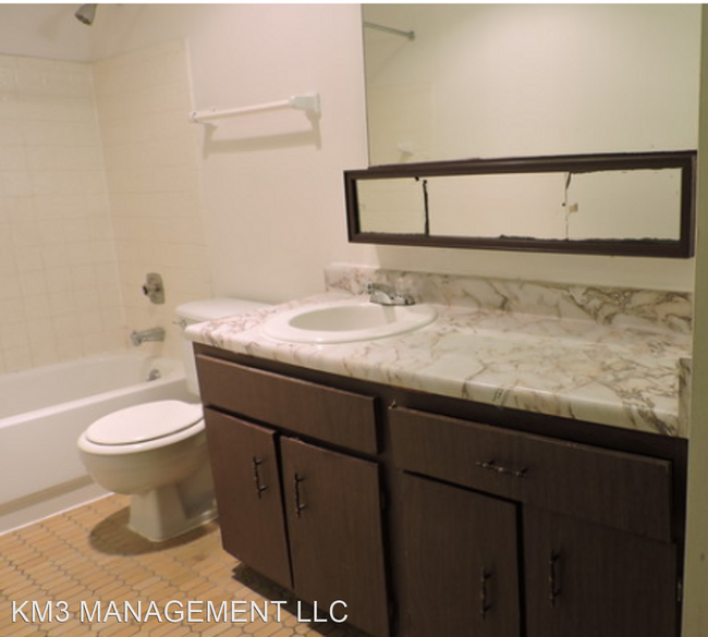 Foto del edificio - 4335 N 104th St