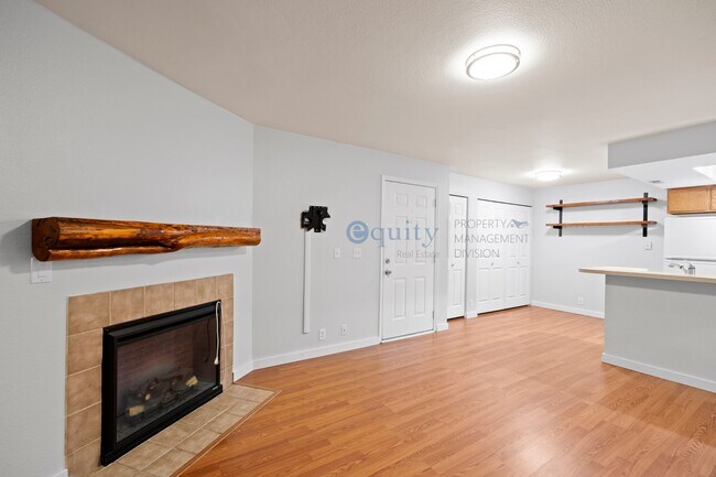 Foto del edificio - 989 Creekhill Ln