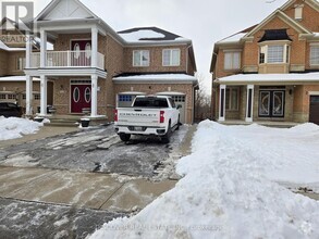 Building Photo - 112-1112 Fahey Dr