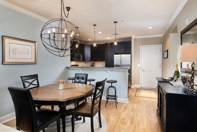 Building Photo - 1 br, 1.5 bath Condo - 700 Commodore Ct