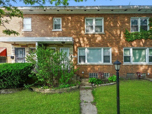 Foto del edificio - 7754 S Yates Blvd