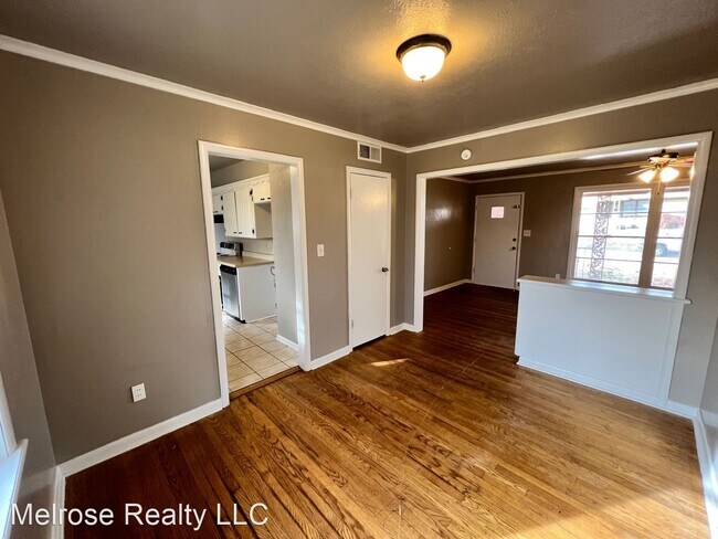 Foto del edificio - 3 br, 1 bath House - 208  East 14th Street