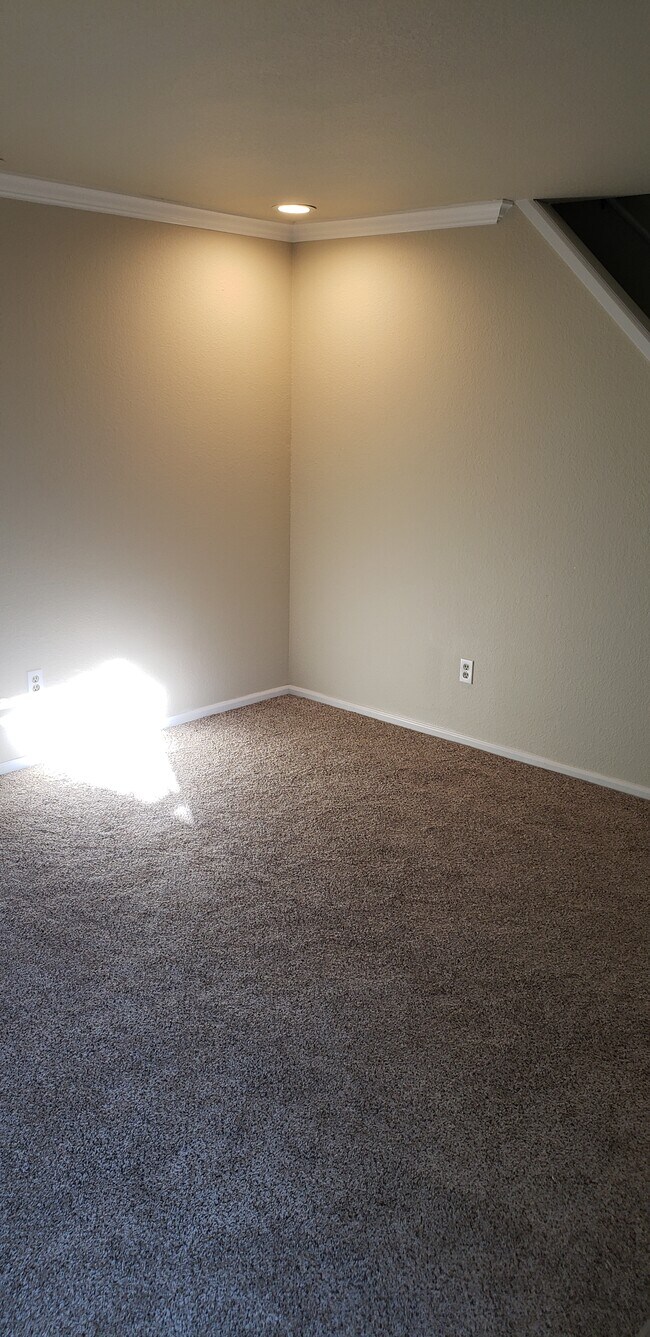 SALA DE ESTAR - 5512 96th St E