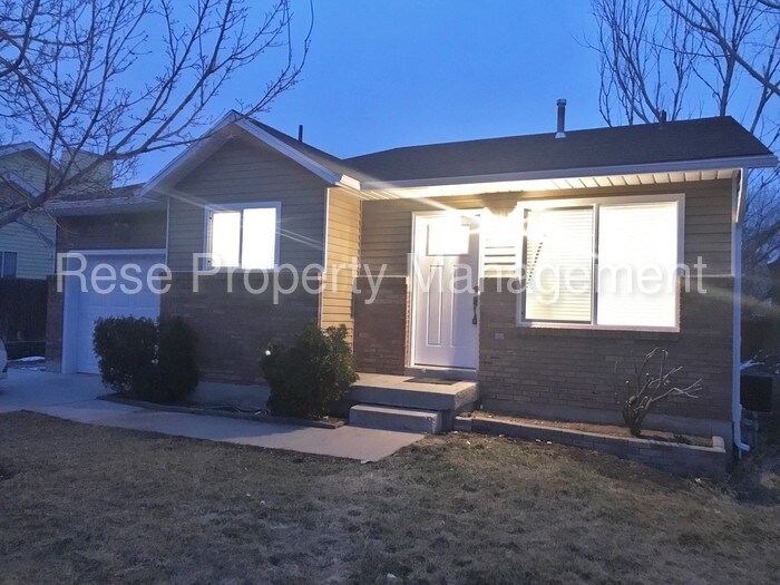Primary Photo - 2420 W Gordon Ave