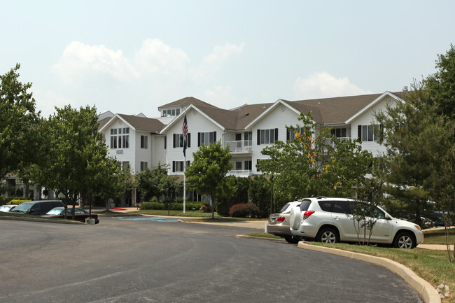 Building Photo - Holiday Hartland Hills