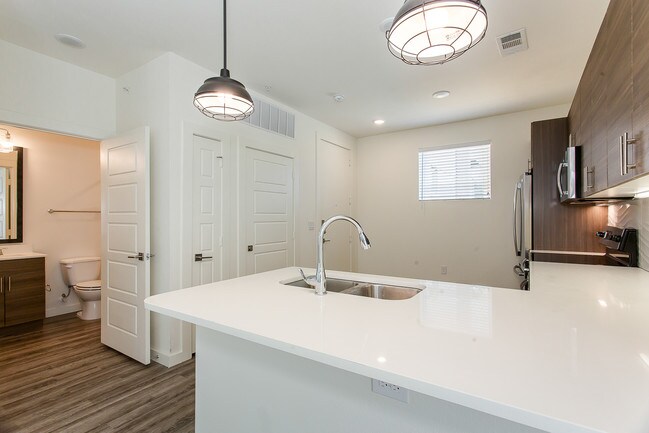 Foto del edificio - Bishop Flats