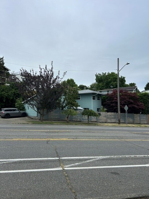 Foto del edificio - 4721 SW Admiral Way