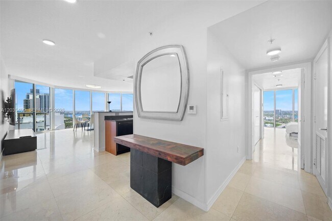 Foto del edificio - 16699 Collins Ave