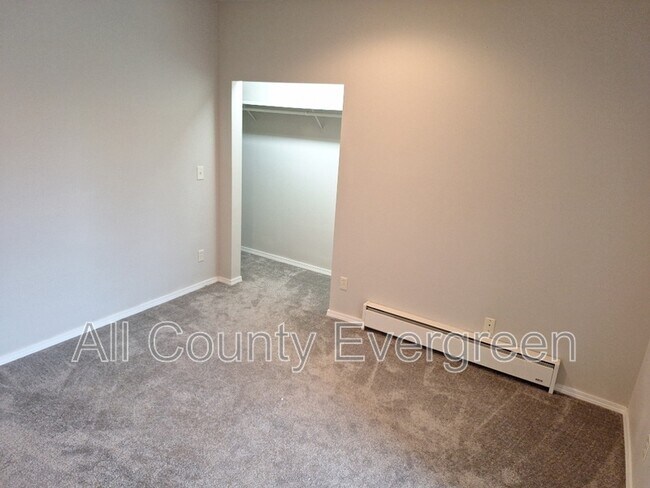 Building Photo - 1015 9th St