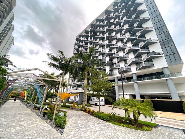 Building Photo - 5252 NW 85th Ave