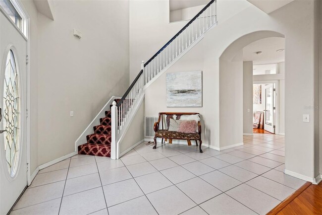 Building Photo - 2215 Clarine Way N
