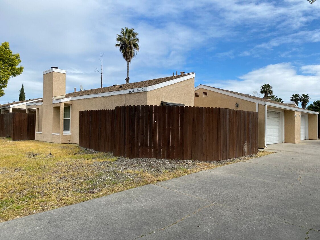 3 Bedroom 2 Bath Home Ceres!! House Rental in Ceres, CA