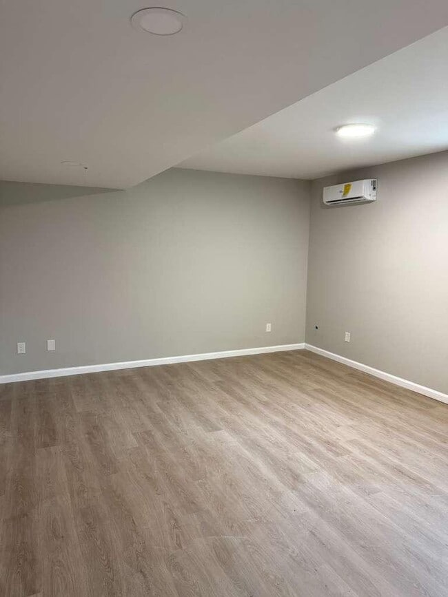 Building Photo - 214 Church St