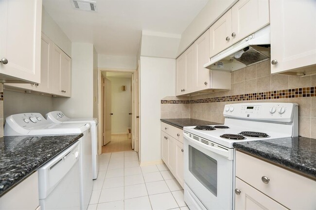 Foto del edificio - 14535 Still Meadow Dr