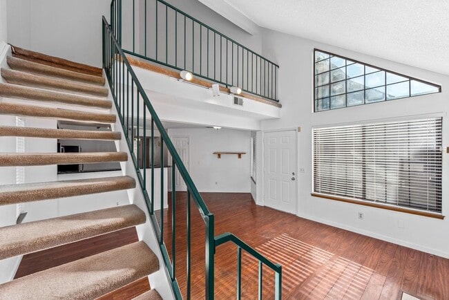 Building Photo - Beautiful 2 bed with loft in Cherry Creek