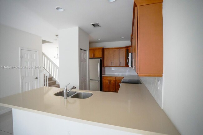 Foto del edificio - 10428 NW 61 Ln.