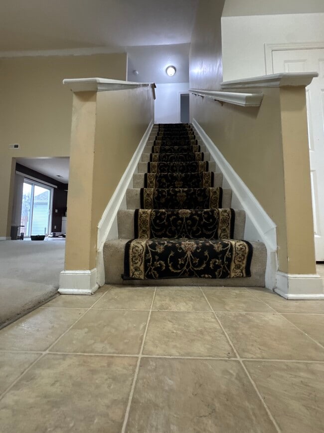 Building Photo - 2395 Maple Hedge Way