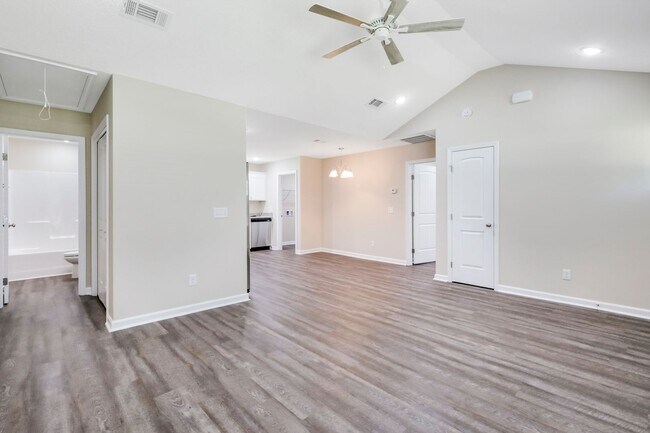 Foto del edificio - JESUP HOME FOR RENT!!