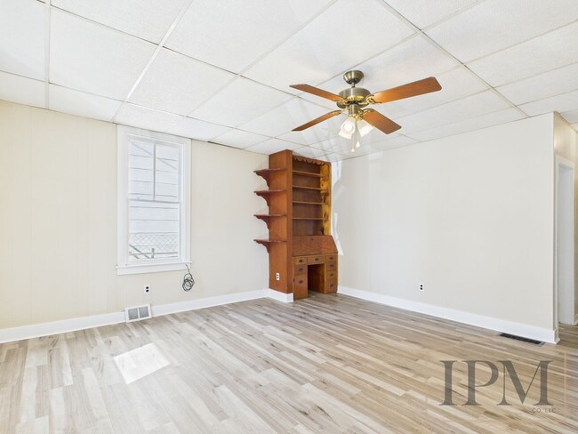 Foto del edificio - Available Now - 3 Bedrooms Home Located in...