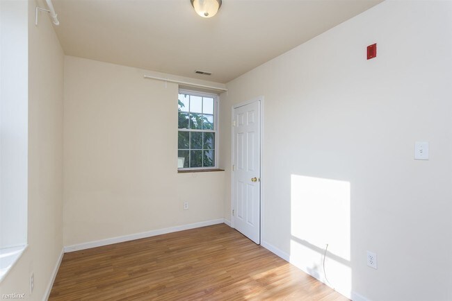 Foto del edificio - 4 br, 2 bath 4plex - 1534 N 18TH ST Unit 3