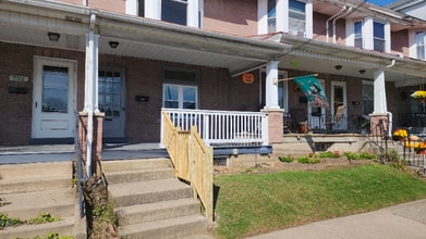 Building Photo - 754 Easton Rd
