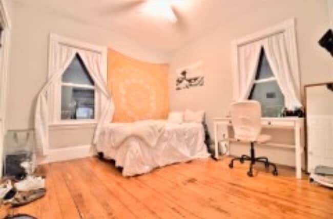 Building Photo - 201 Hillside St