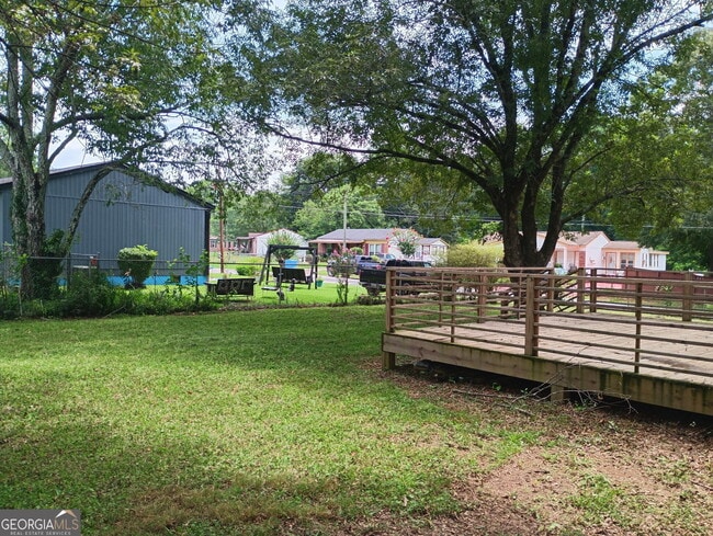 Building Photo - 300 Martin Cir