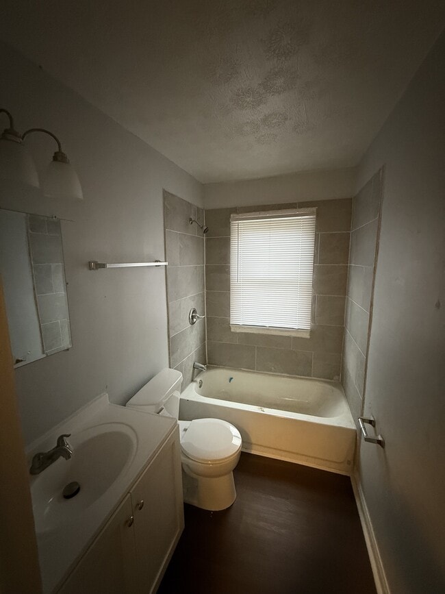 Foto del edificio - 3444 N Parker Ave