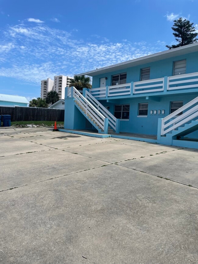 Building Photo - 121 Marcelle Ave