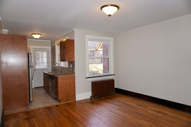 Building Photo - 413 West St