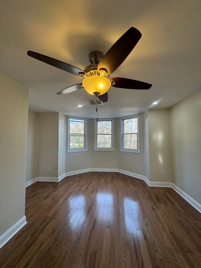 Foto del edificio - 5166 Parkside ave