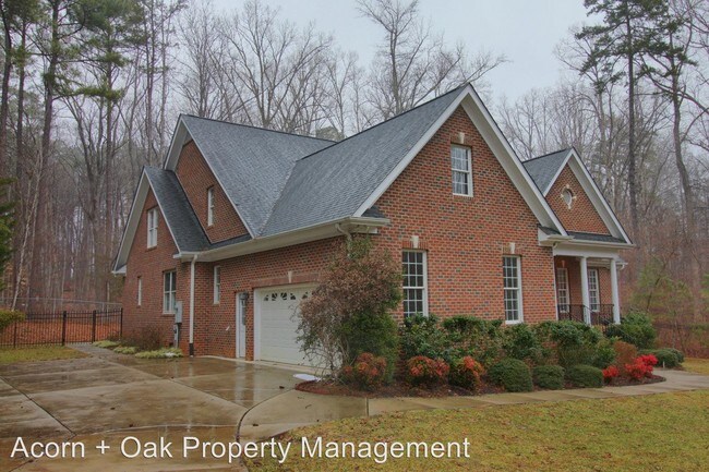 Building Photo - 1006 Rees Ln