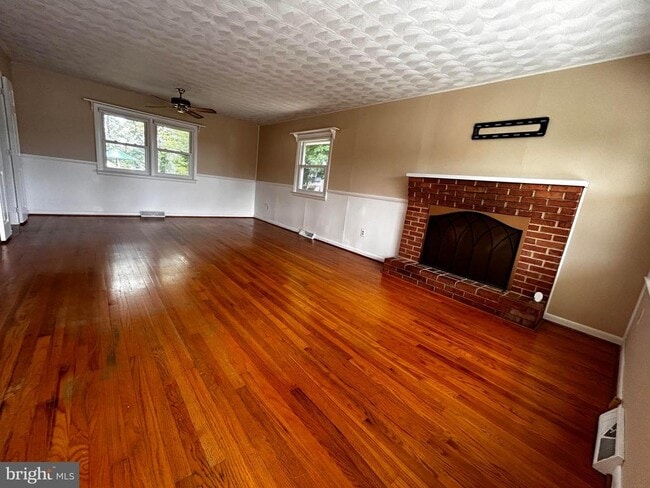 Building Photo - 119 Cardinal Ln