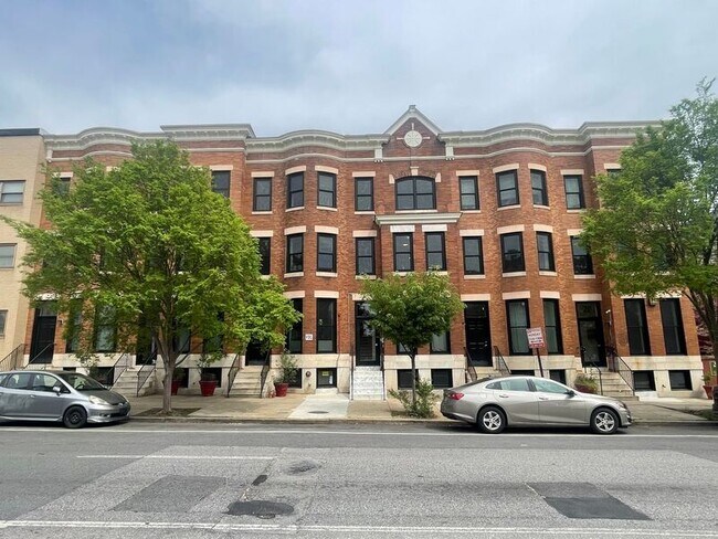 Building Photo - 2527 St Paul St