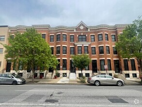 Building Photo - 2527 St Paul St