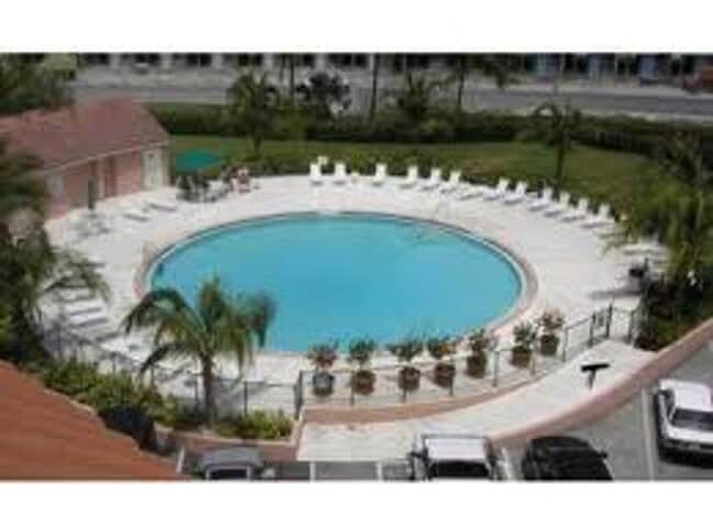 Building Photo - 2 Bedroom 2 Bathroom in Las Salinas Condom...