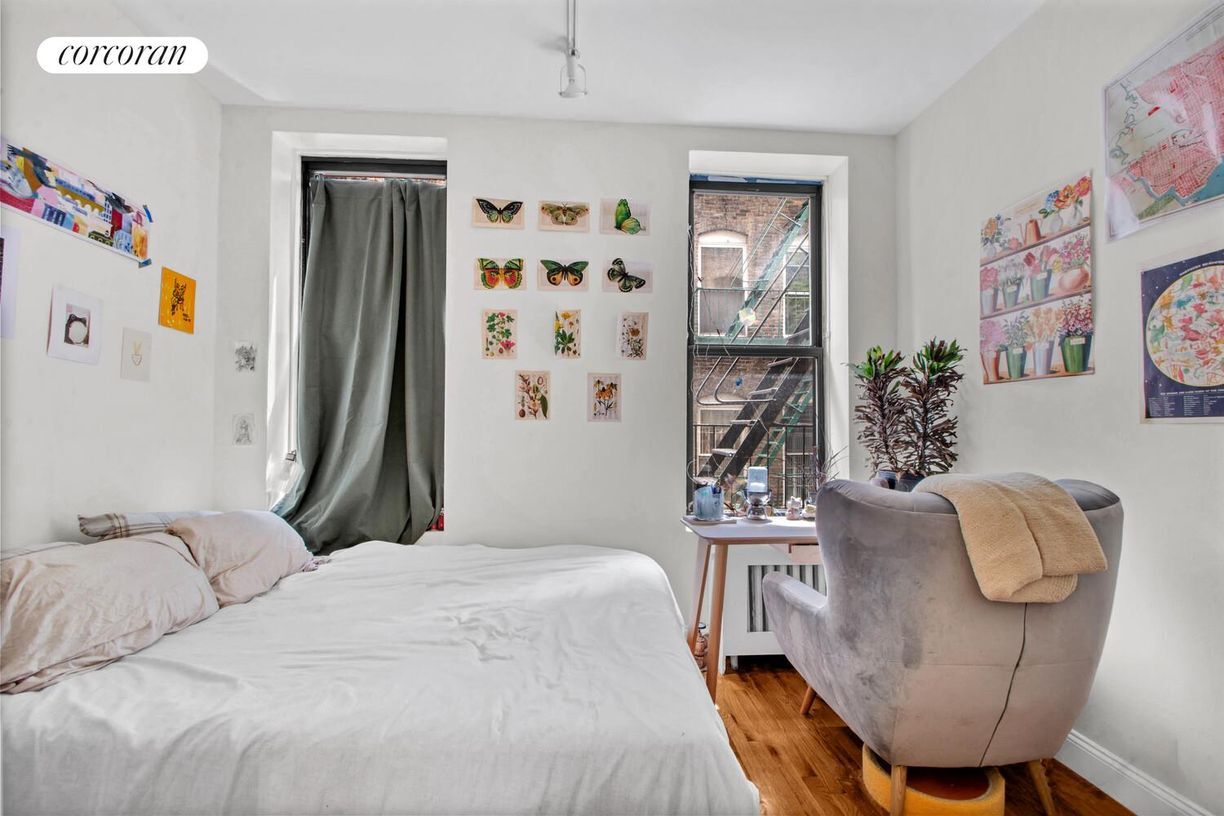 Foto del edificio - 230 E 25th St