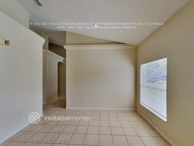 Foto del edificio - 16725 Rolling Green Dr