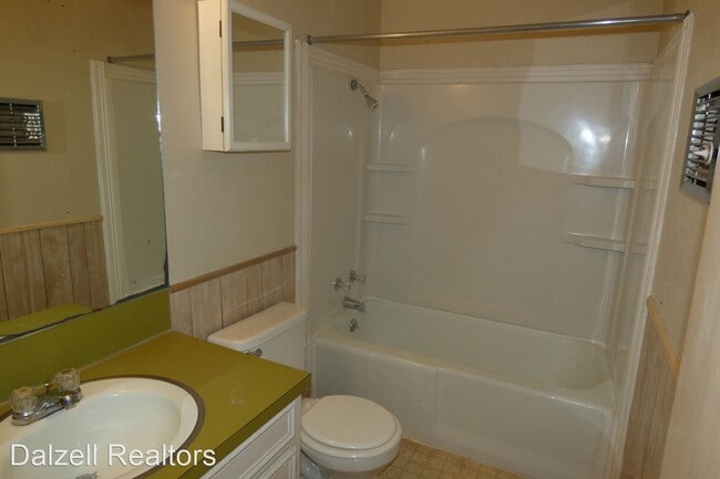 Building Photo - 3 br, 2 bath House - 981 Washington Blvd