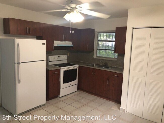 Foto del edificio - 291-293-293 NW 58th St