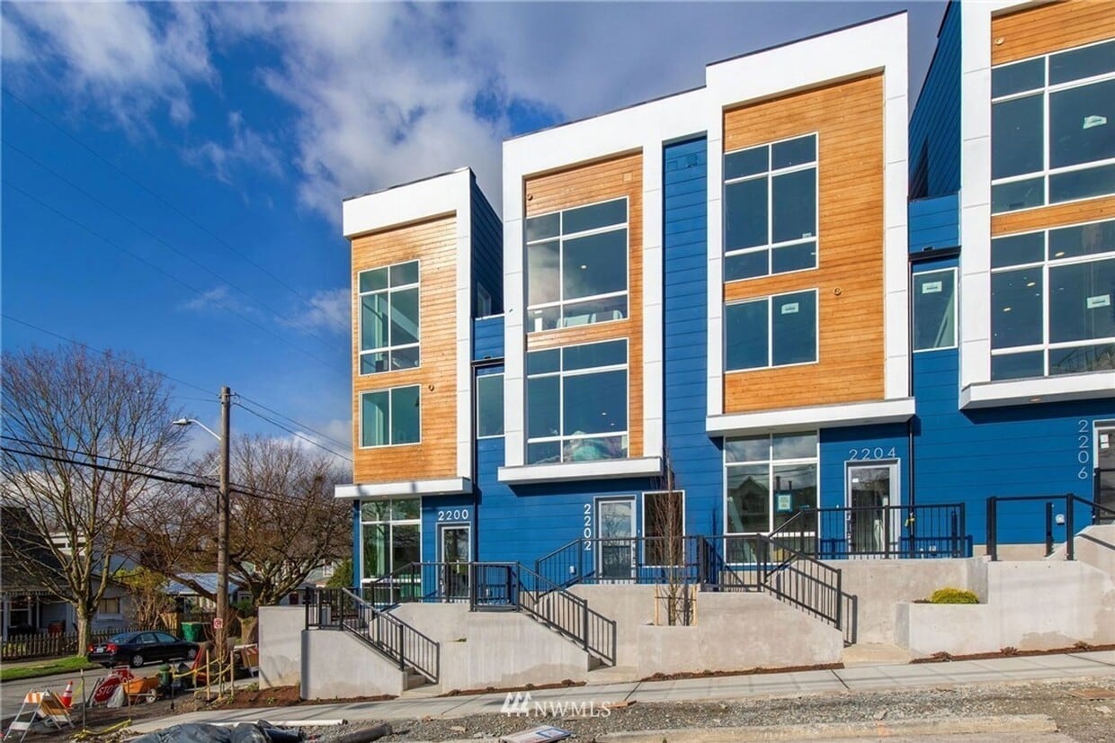 Primary Photo - Beautiful 2 Bed 2 Bath Townhouse in Seattle