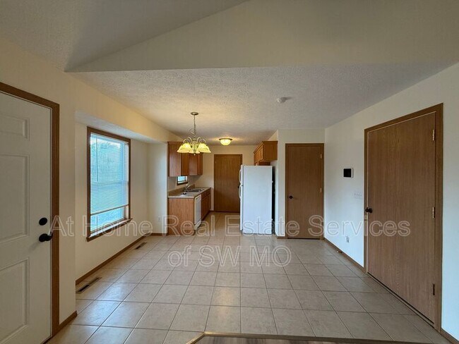 Foto del edificio - 864 Lorenza Dr