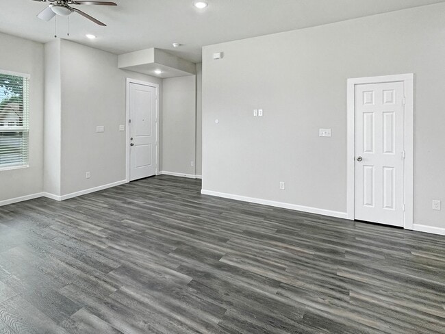 Foto del edificio - 3215 Chenault St